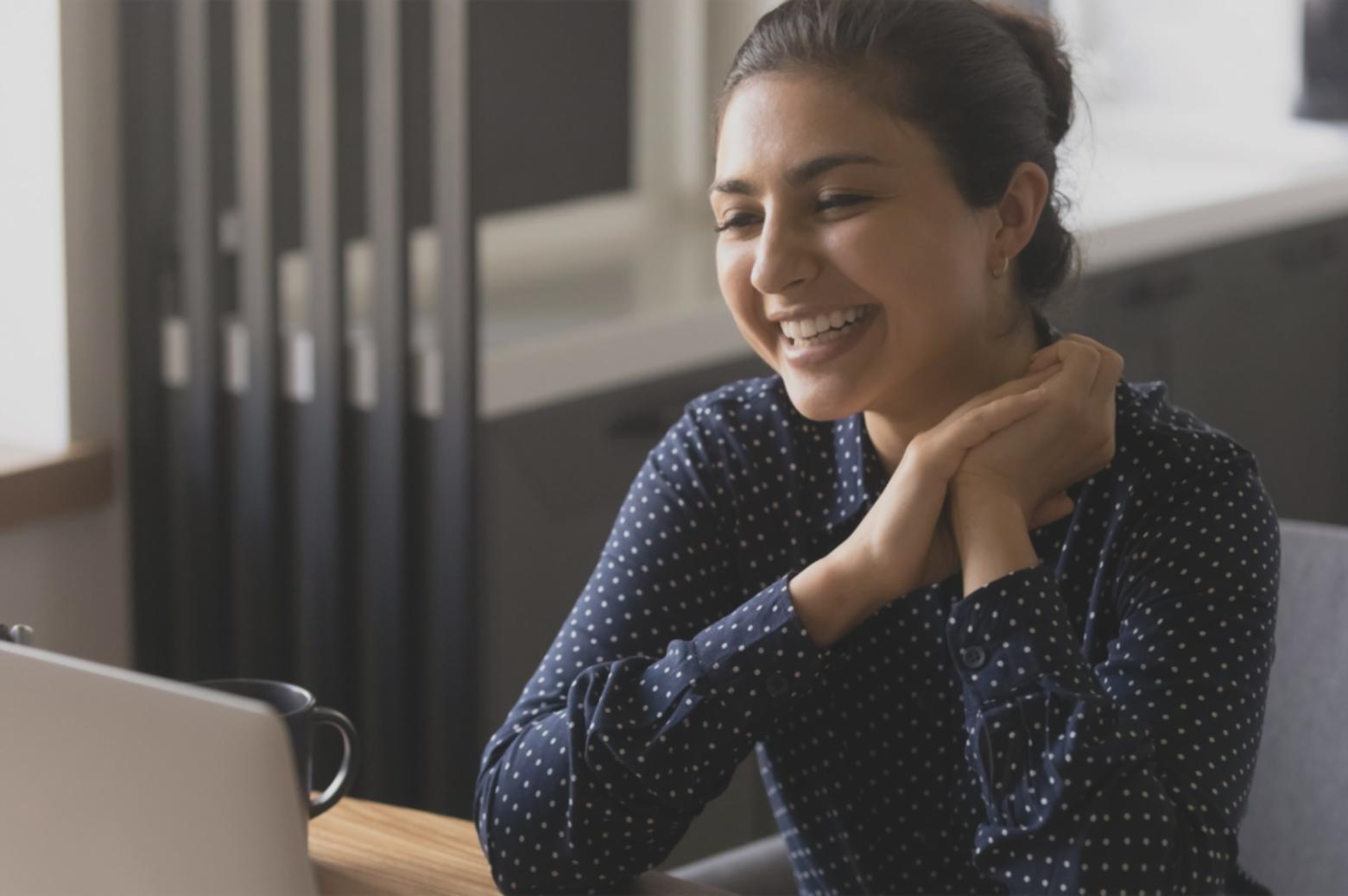 Espace de travail moderne pour formation en ligne